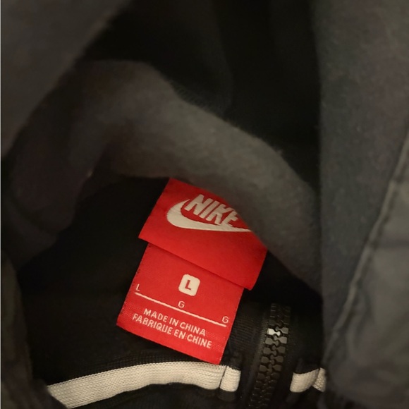 Nike Men's Black Zip-Up Sweater - Picture 4 of 5